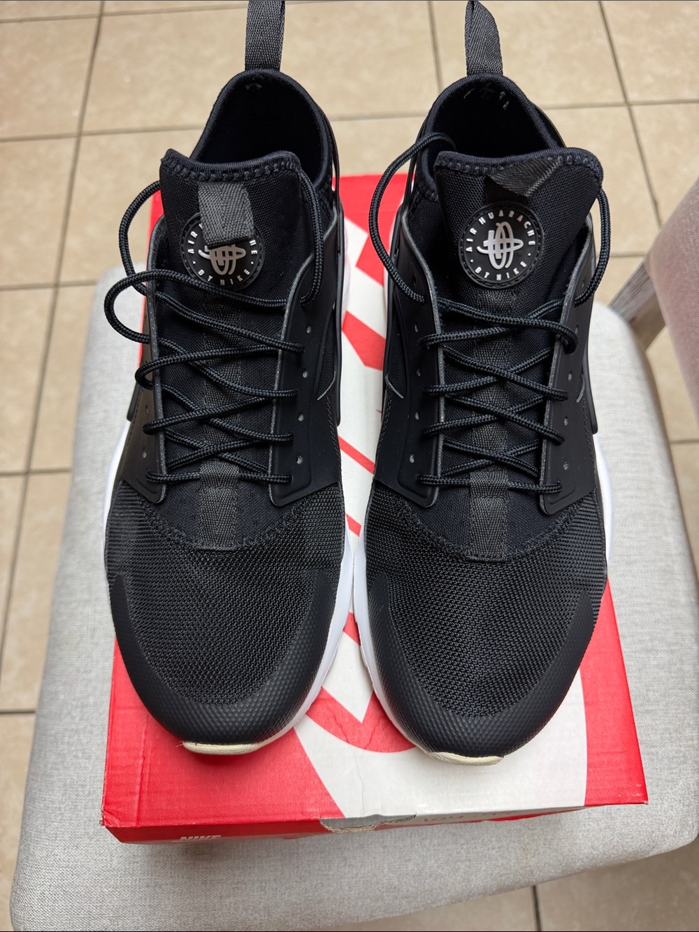 Nike Air Huarache Run Urla Men’s Size 11.5 Black White
